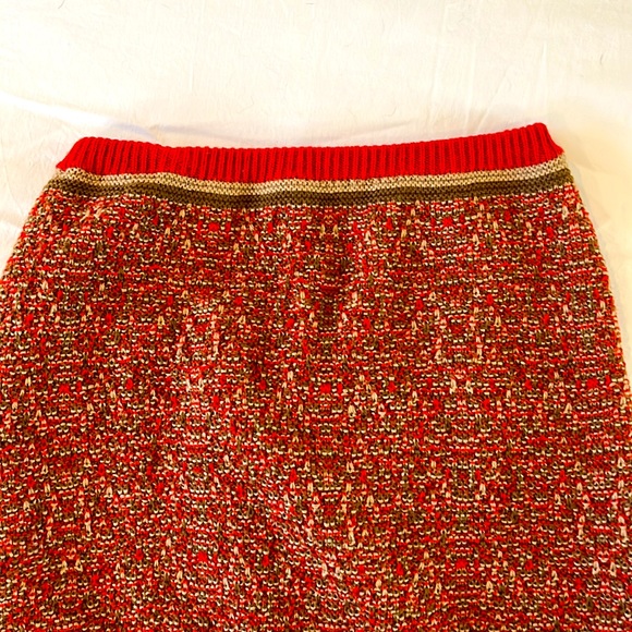 Vintage wool knit skirt in perfect Fall colors. - Picture 4 of 4